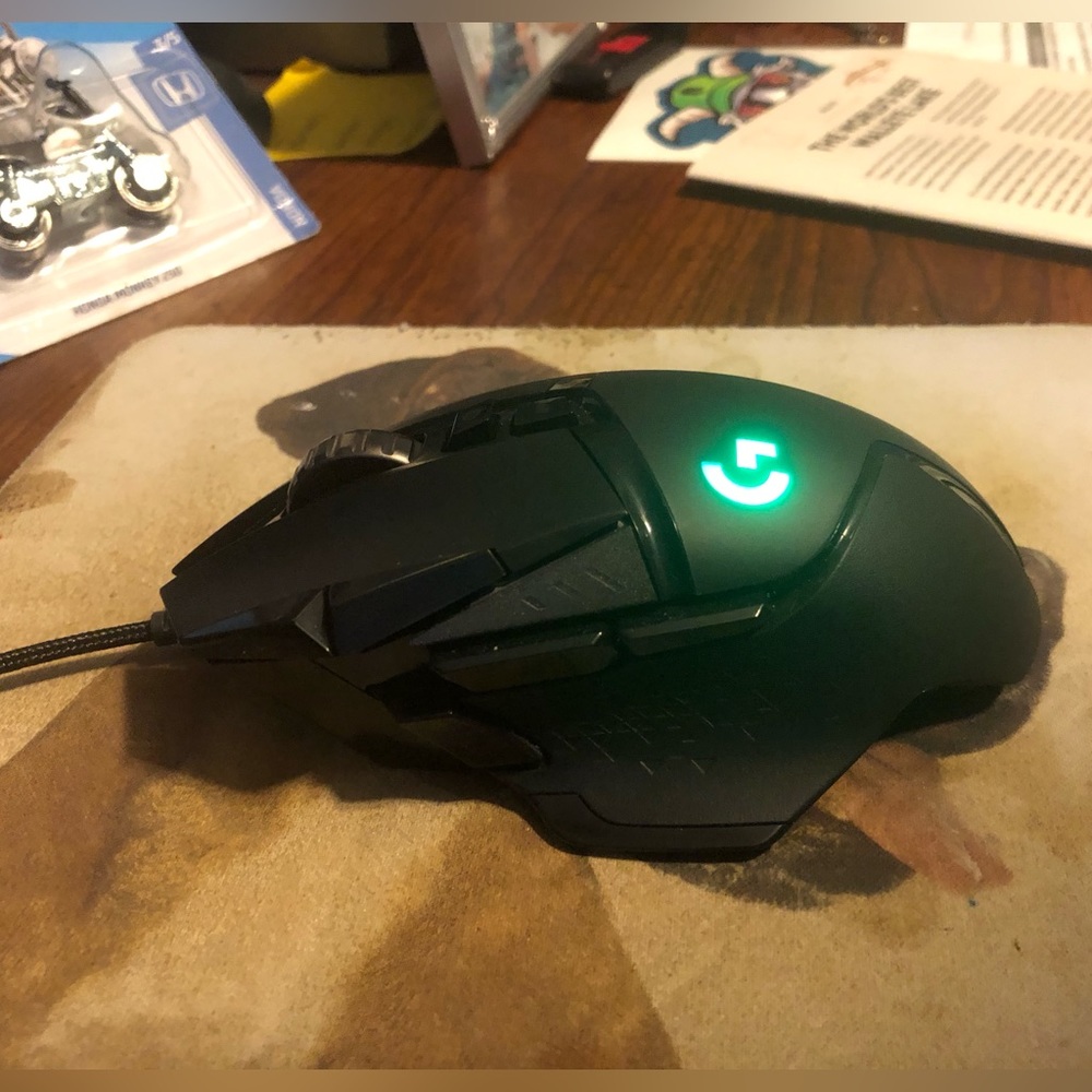 Red Dragon keyboard and mouse. Like new.